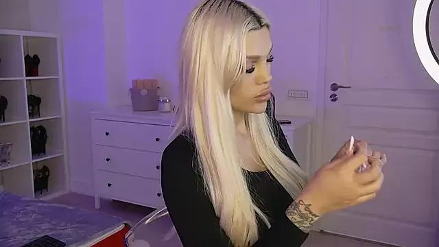 Photos of shayblonde from StripChat is Freechat