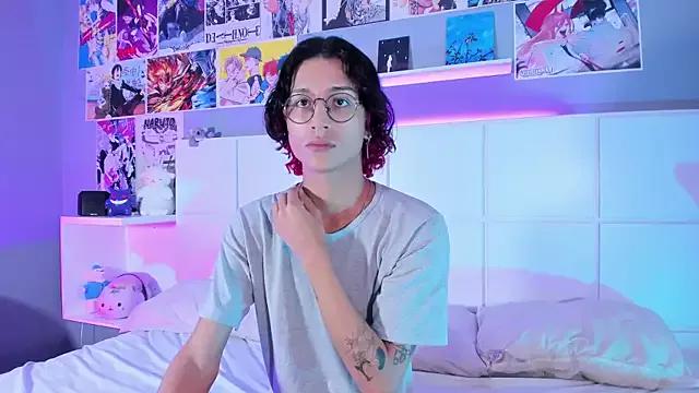 SheepyBoyx from StripChat is Freechat