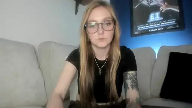 short_sweetpea from StripChat is Freechat
