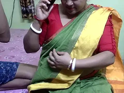 Photos of Shy_Housewife_32 from StripChat is Freechat