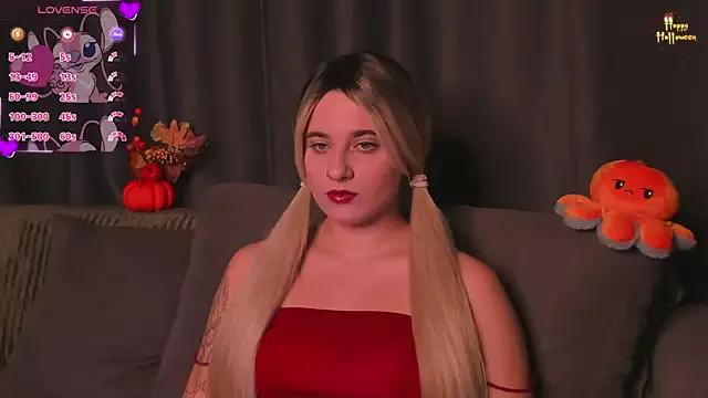 Check-out your craziest wishes with our pick of gaming cams models, featuring big knockers, round tails and tight twats.