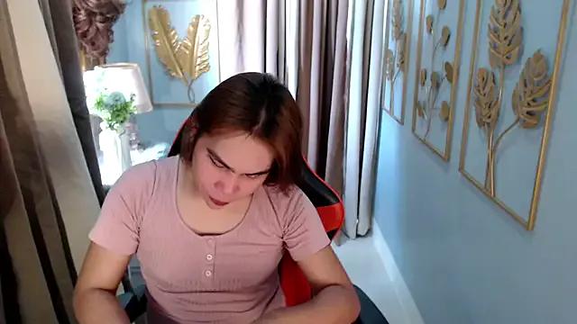 Simple_aleah from StripChat is Freechat