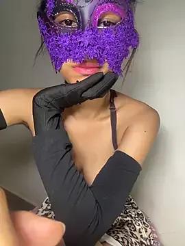 Photos of SingleHornet from StripChat is Freechat