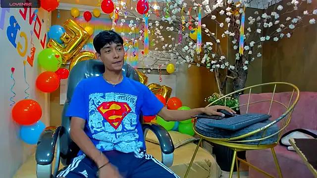 Sir_of_Lust from StripChat is Freechat