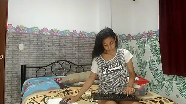 skinnycanella18 from StripChat is Freechat