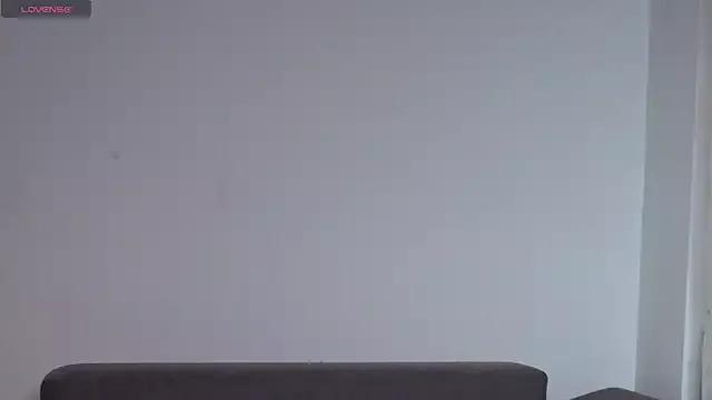 SkinnyMode from StripChat is Freechat