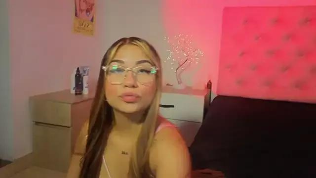 Check-out your craziest wishes with our pick of gaming cams models, featuring big knockers, round tails and tight twats.