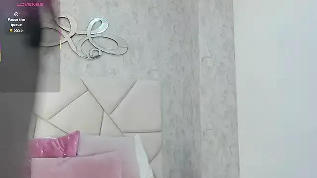 Skylerwhite02 from StripChat is Freechat