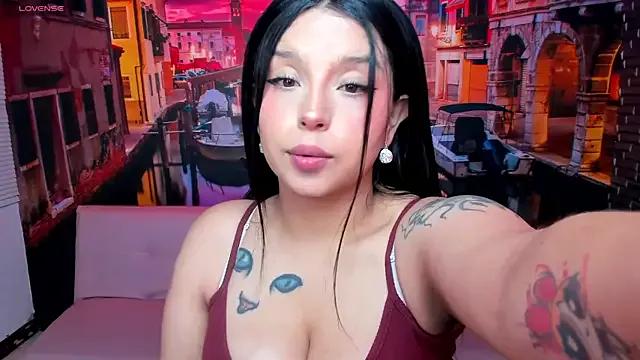 Small_naughty_ from StripChat is Freechat