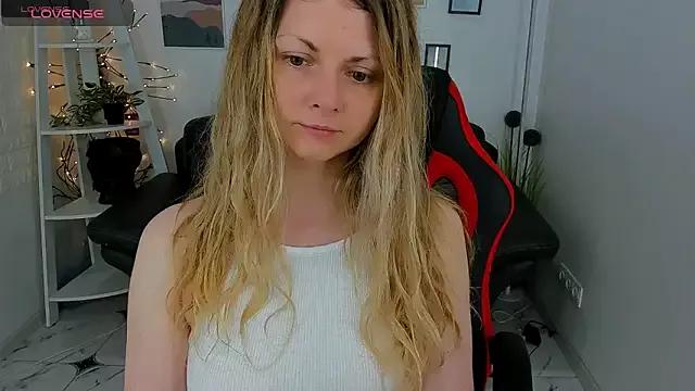 Check-out your craziest wishes with our pick of gaming cams models, featuring big knockers, round tails and tight twats.