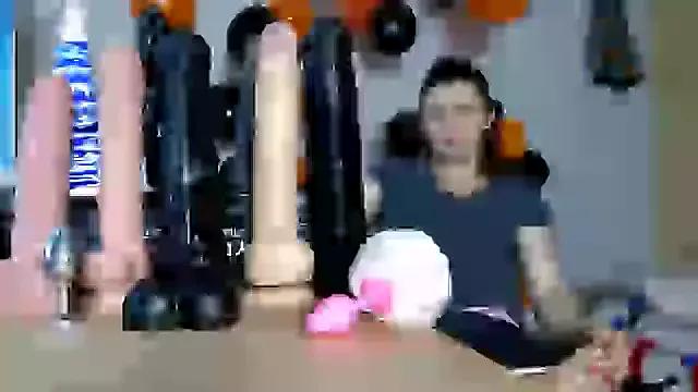 Check-out your craziest wishes with our pick of gaming cams models, featuring big knockers, round tails and tight twats.