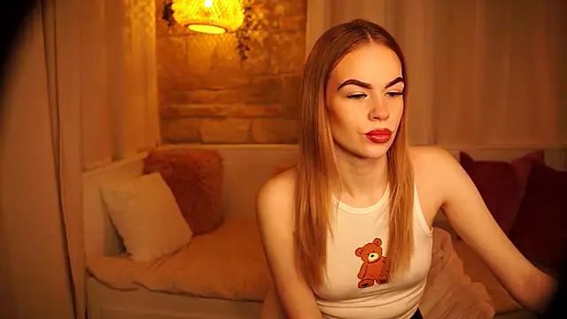 Check-out your craziest wishes with our pick of gaming cams models, featuring big knockers, round tails and tight twats.