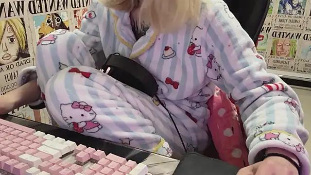 Check-out your craziest wishes with our pick of gaming cams models, featuring big knockers, round tails and tight twats.