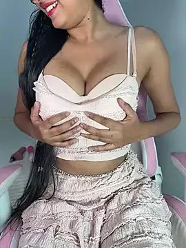 Check-out your craziest wishes with our pick of gaming cams models, featuring big knockers, round tails and tight twats.