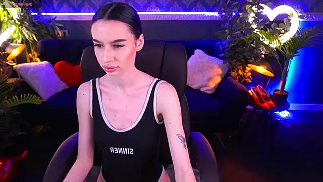Check-out your craziest wishes with our pick of gaming cams models, featuring big knockers, round tails and tight twats.
