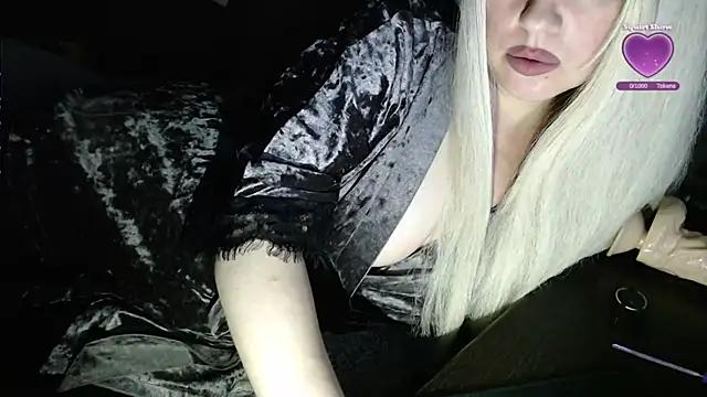 Check-out your craziest wishes with our pick of gaming cams models, featuring big knockers, round tails and tight twats.