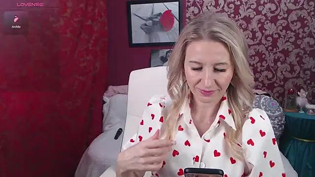 Check-out your craziest wishes with our pick of gaming cams models, featuring big knockers, round tails and tight twats.