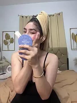 Check-out your craziest wishes with our pick of gaming cams models, featuring big knockers, round tails and tight twats.