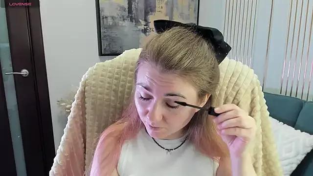 Check-out your craziest wishes with our pick of gaming cams models, featuring big knockers, round tails and tight twats.