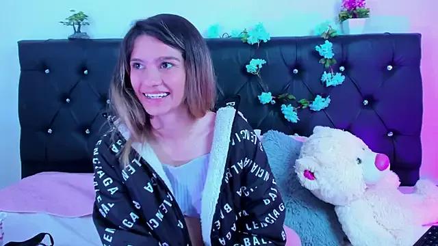 Check-out your craziest wishes with our pick of gaming cams models, featuring big knockers, round tails and tight twats.