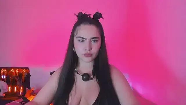 Check-out your craziest wishes with our pick of gaming cams models, featuring big knockers, round tails and tight twats.