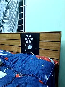 Soloqueentamil from StripChat is Freechat