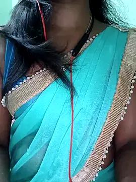 Soloqueentamil from StripChat is Freechat