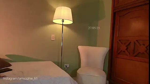 sophi_lii from StripChat is Freechat