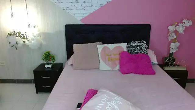 sophia_brunette_ from StripChat is Freechat