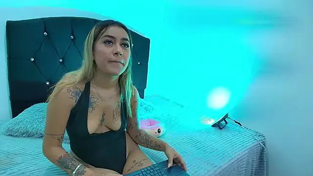 Sophia_Nights from StripChat is Freechat