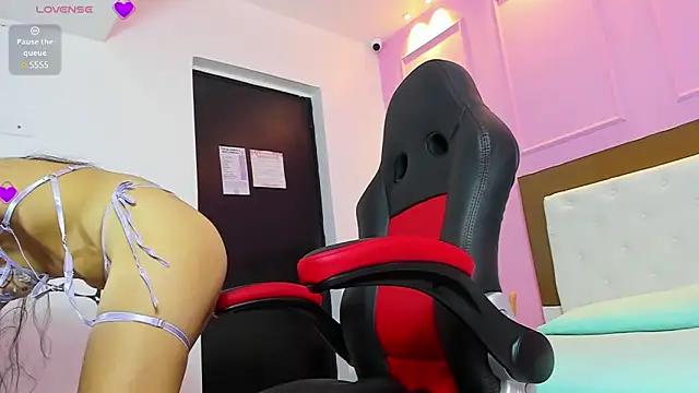 Check-out your craziest wishes with our pick of gaming cams models, featuring big knockers, round tails and tight twats.