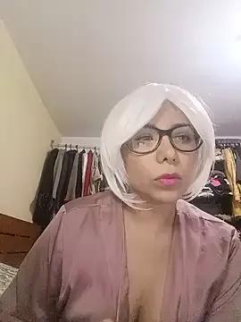 sophie360 from StripChat is Freechat