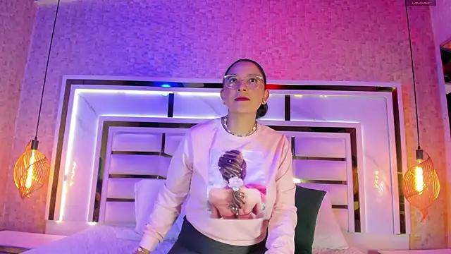 sophie_1 from StripChat is Freechat