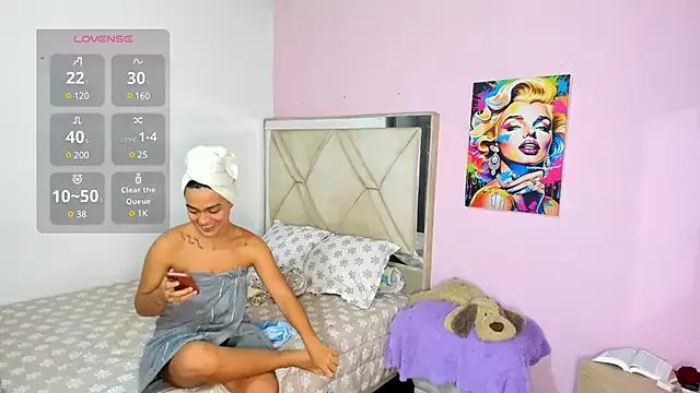 Check-out your craziest wishes with our pick of gaming cams models, featuring big knockers, round tails and tight twats.