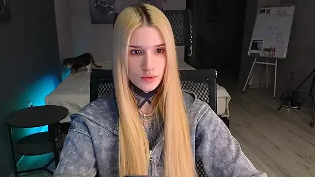 Check-out your craziest wishes with our pick of gaming cams models, featuring big knockers, round tails and tight twats.