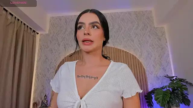 Sophiie_Belle from StripChat is Freechat