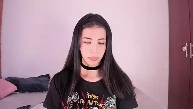 Sophixoxo from StripChat is Freechat