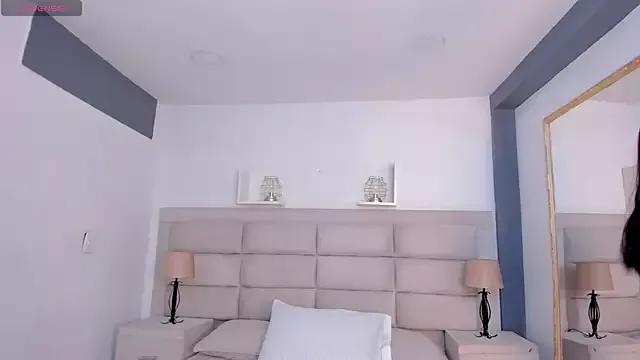 Starbutterflyy_ from StripChat is Freechat