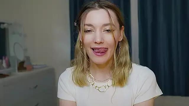 Check-out your craziest wishes with our pick of gaming cams models, featuring big knockers, round tails and tight twats.