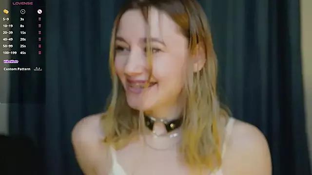 Check-out your craziest wishes with our pick of gaming cams models, featuring big knockers, round tails and tight twats.