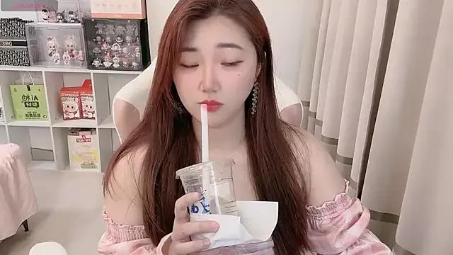 Stars_Elyn from StripChat is Freechat
