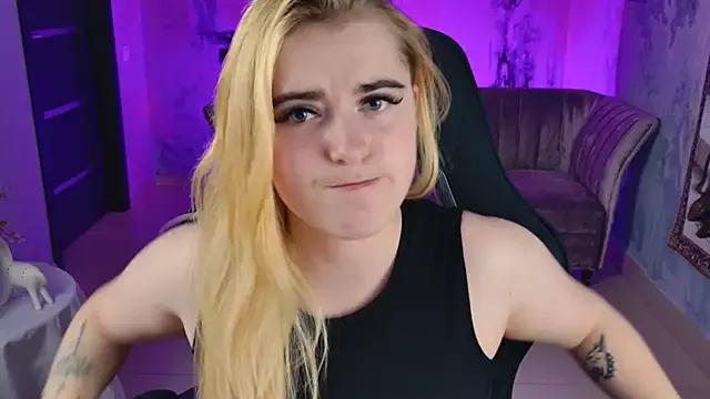 Check-out your craziest wishes with our pick of gaming cams models, featuring big knockers, round tails and tight twats.