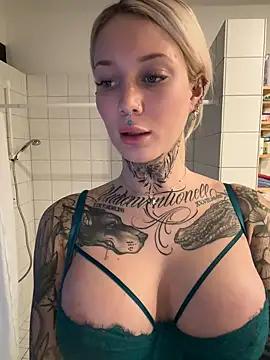 Check-out your craziest wishes with our pick of gaming cams models, featuring big knockers, round tails and tight twats.