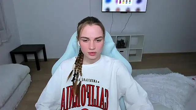 Check-out your craziest wishes with our pick of gaming cams models, featuring big knockers, round tails and tight twats.