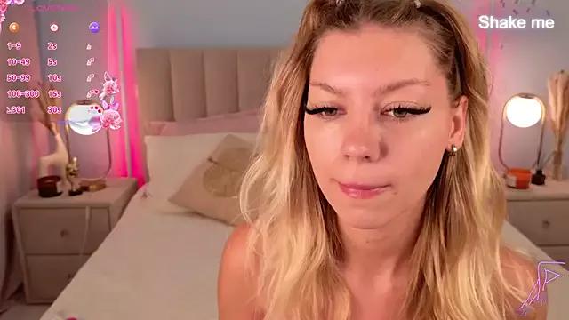 Check-out your craziest wishes with our pick of gaming cams models, featuring big knockers, round tails and tight twats.