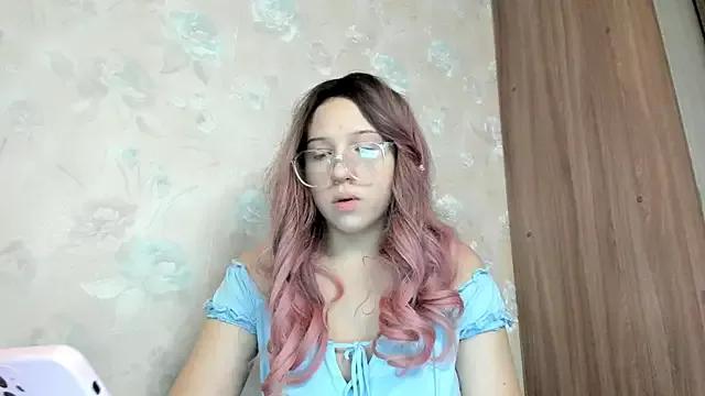 Stephanie_Hills from StripChat is Freechat