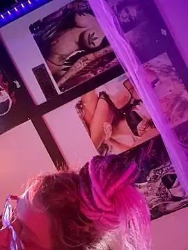 Check-out your craziest wishes with our pick of gaming cams models, featuring big knockers, round tails and tight twats.