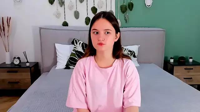 StrawbunnyBite from StripChat is Freechat