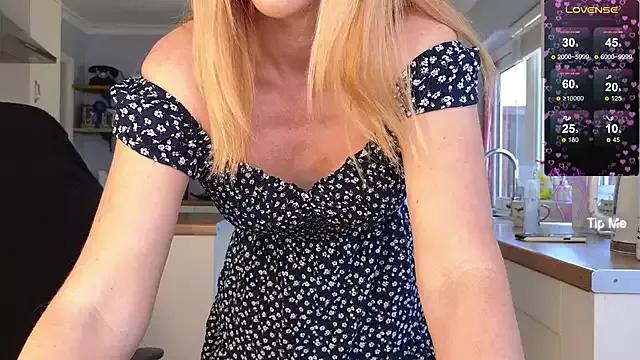 stripmequick from StripChat is Freechat