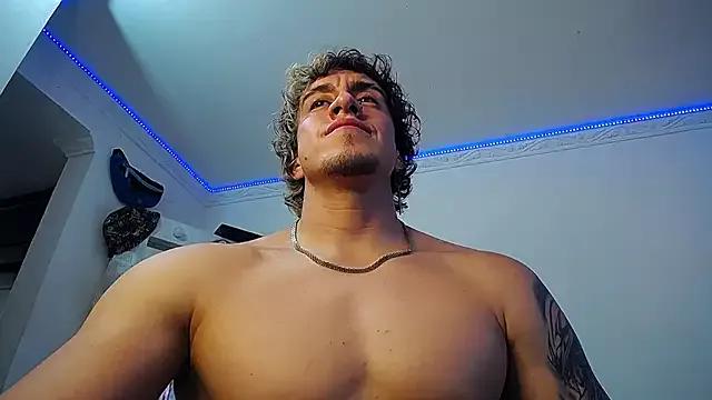 strongboy_ from StripChat is Freechat